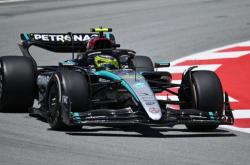 开云体育官网-关于雷诺车队翻盘红牛二队，汉密尔顿刷新纪录的信息