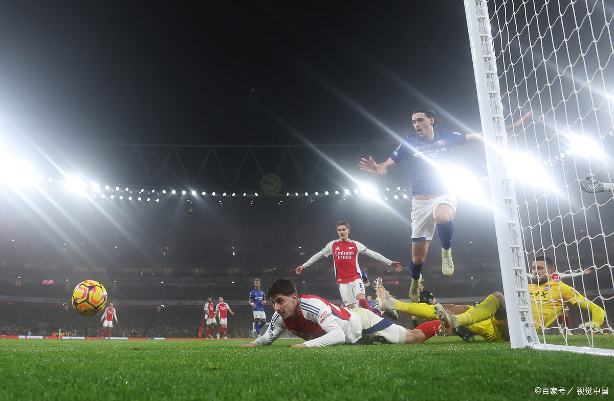 关于欧洲杯战术调整奏效，成功扭转局势的信息