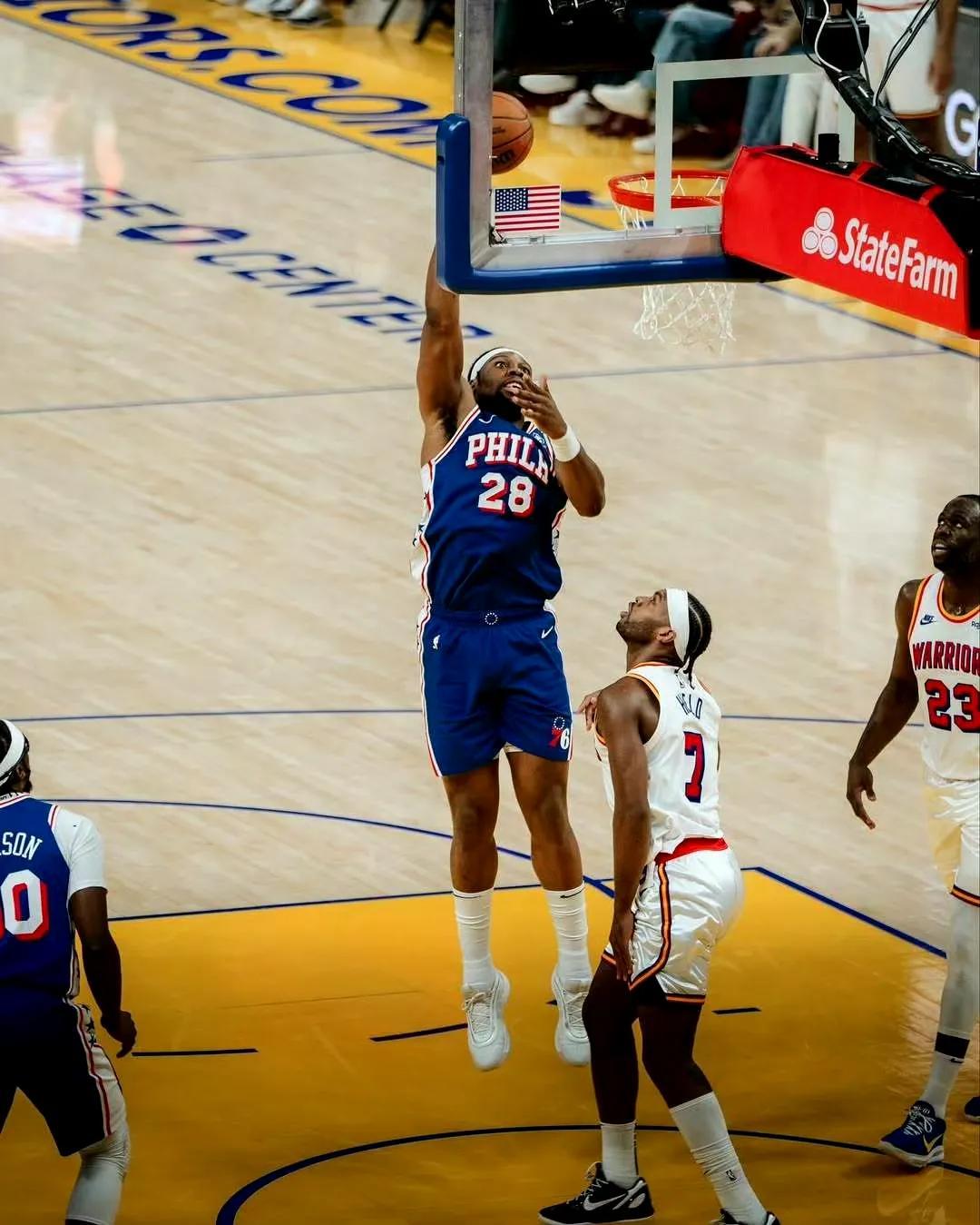 勇士翻盘吉林队,乔治点燃赛场 勇士翻盘吉林队,乔治点燃赛场