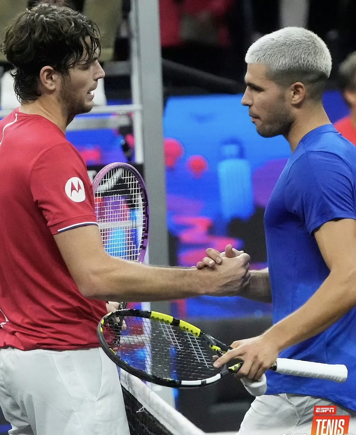 戴维斯杯鏖战拉沃尔杯，阿尔卡拉斯扛起全队