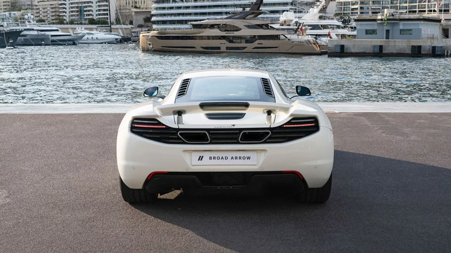 阿斯顿马丁绝杀迈凯伦，汉密尔顿统治全场