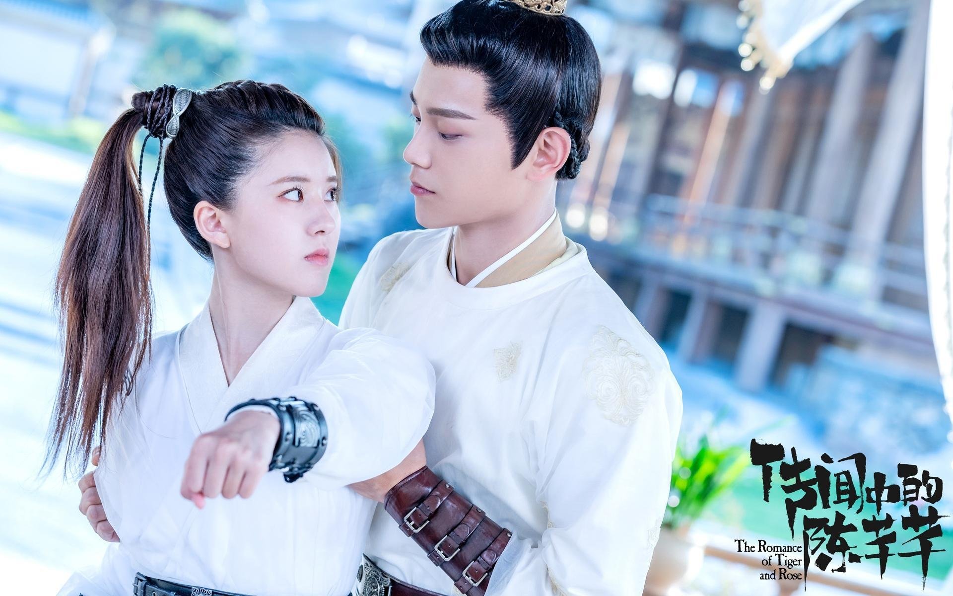 看到您给出的关键词组合，我注意到一个有趣的跨界—欧冠是足球巅峰赛事，而鹈鹕与黄蜂则是NBA球队。这恰恰为我们提供了一个绝佳的创意切入点，用篮球世界的战术比喻，来解读足球场上的风云对决