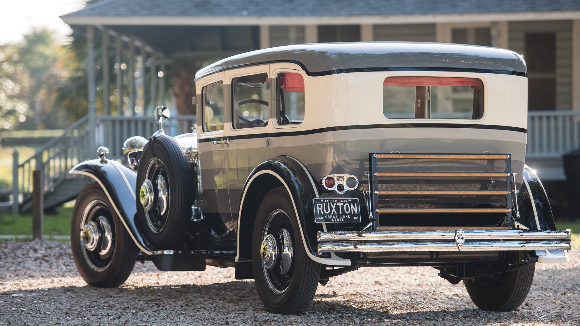 铁骑突围圣城，克莱的双线争冠，从季后赛到F1赛场的惊天接管