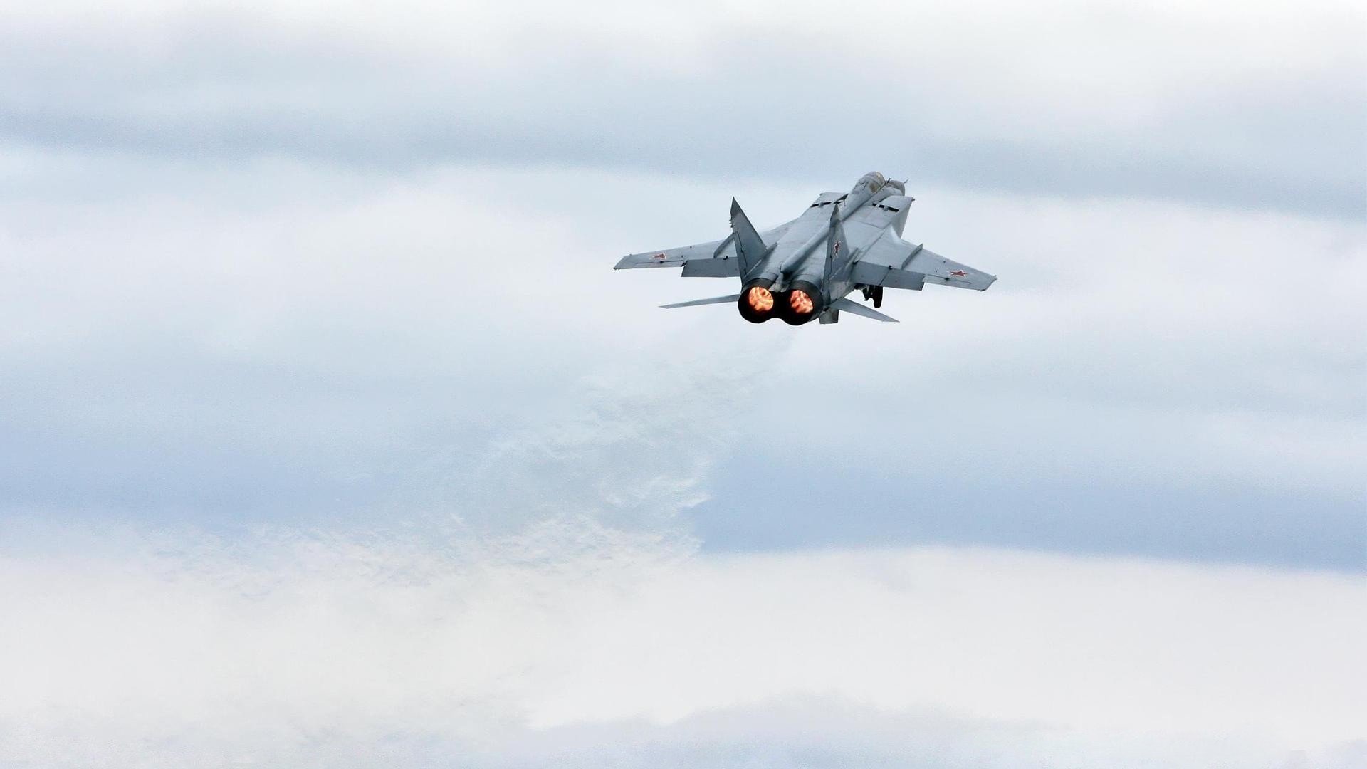 东决关键战之夜,库里用实力证明自己